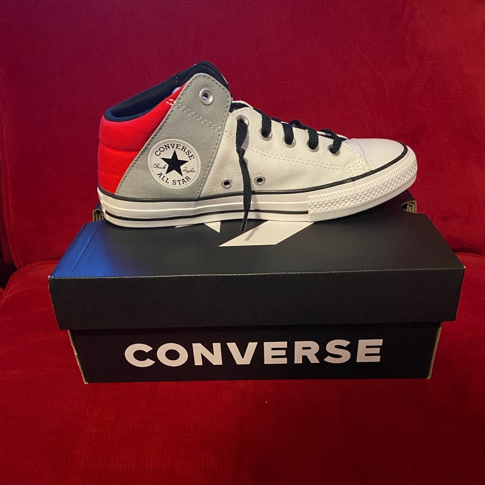 Boys Converse Chuck-Taylor All Stars Axel Sneaker